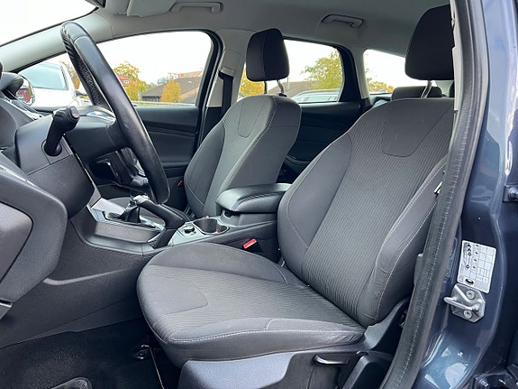 Ford Focus 9 of 21