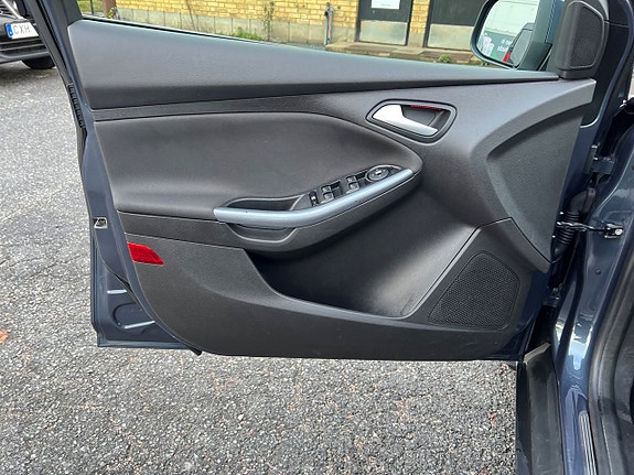 Ford Focus 13 of 21