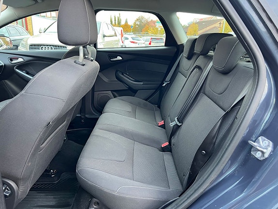 Ford Focus 12 of 21