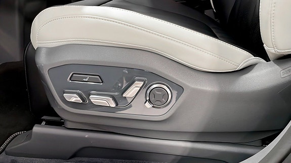 Kia EV9 14 of 18