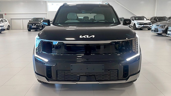 Kia EV9 8 of 18