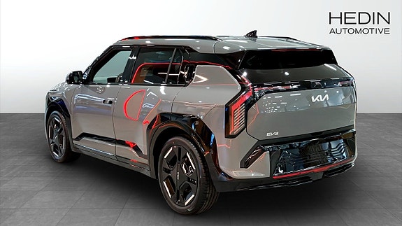Kia EV3 2 of 9