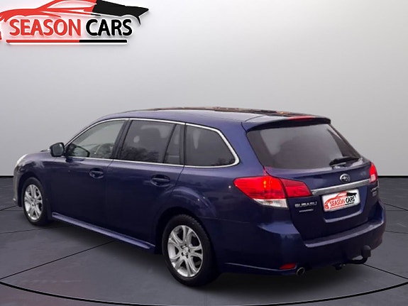 Subaru Legacy 3 of 5
