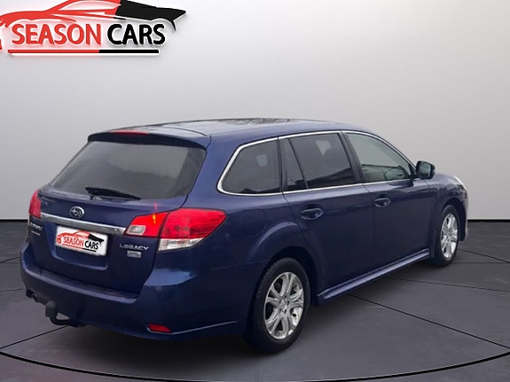 Subaru Legacy 2 of 5