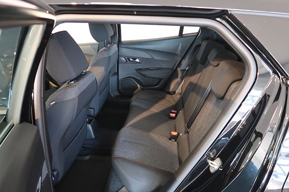 Peugeot 2008 6 of 12