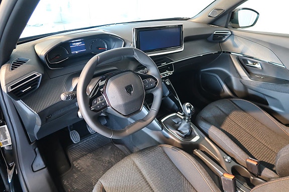 Peugeot 2008 7 of 12