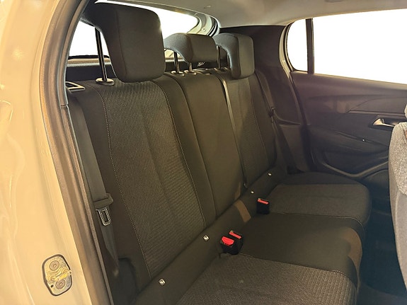 Peugeot 208 16 of 19