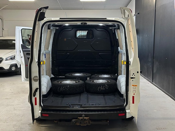 Ford Transit Custom 18 of 22