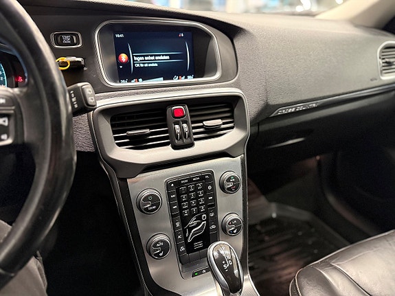 Volvo V40 Cross Country 15 of 16