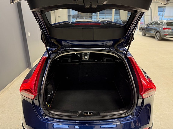 Volvo V40 Cross Country 5 of 5