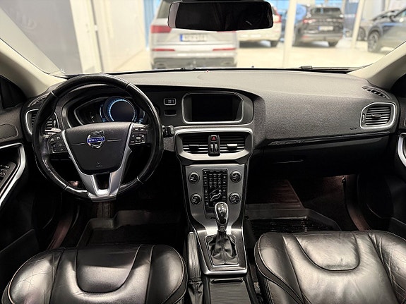 Volvo V40 Cross Country 10 of 16