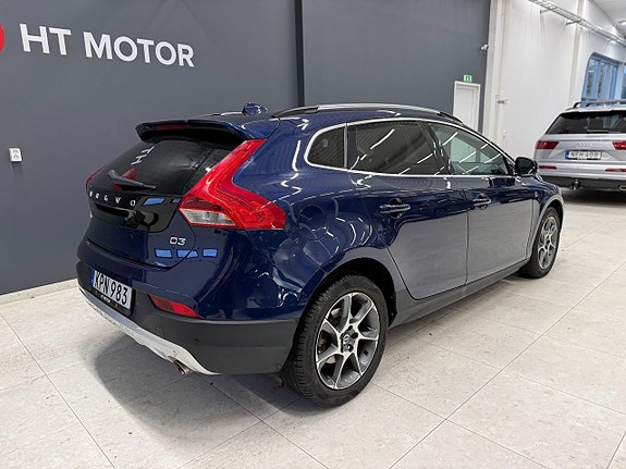 Volvo V40 Cross Country 4 of 5