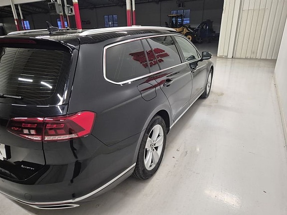 Volkswagen Passat 6 of 10