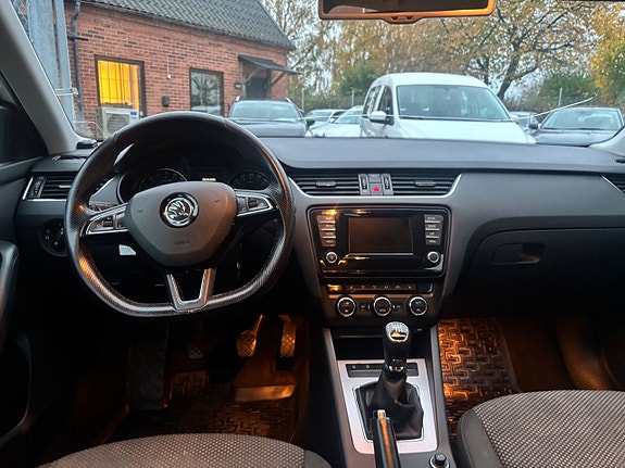 Skoda Octavia 10 of 13