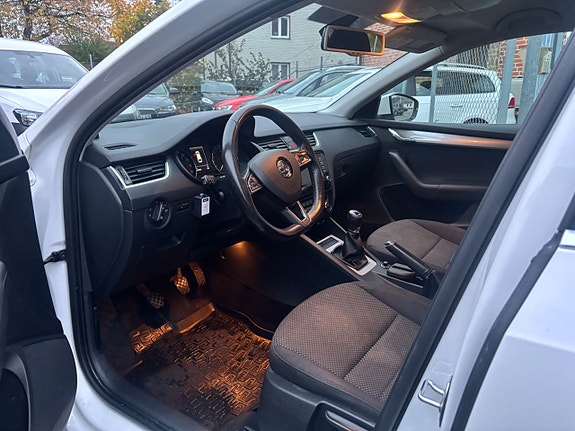 Skoda Octavia 9 of 13