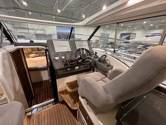 Marex 360 CC med 2 x Volvo Penta D4 320/DPi Joystick 4 of 5