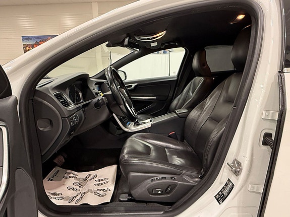 Volvo V60 7 of 20