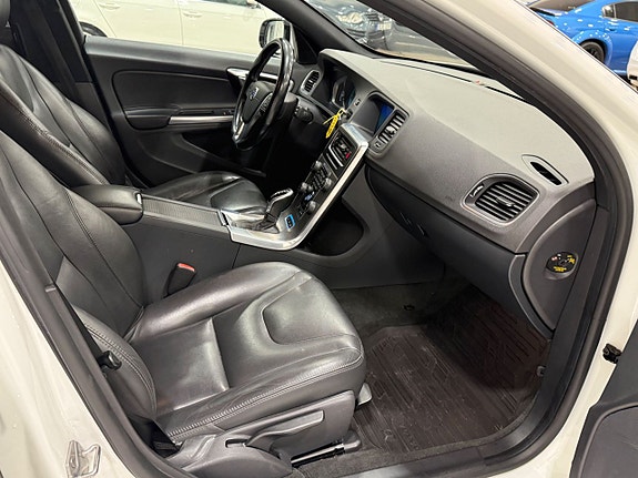 Volvo V60 14 of 20