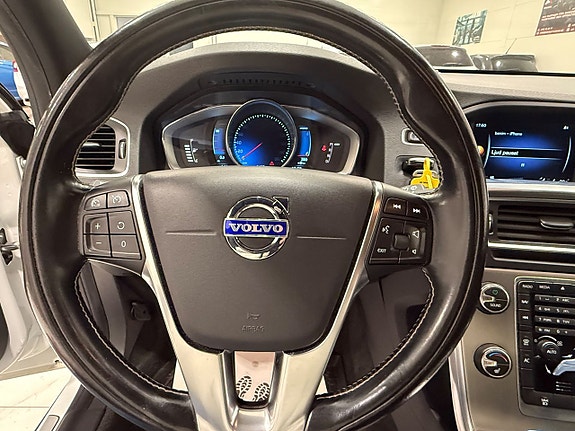 Volvo V60 9 of 20