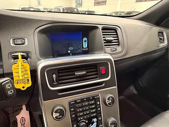 Volvo V60 10 of 20