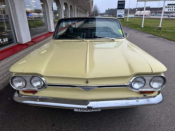 Chevrolet Corvair 8 of 17