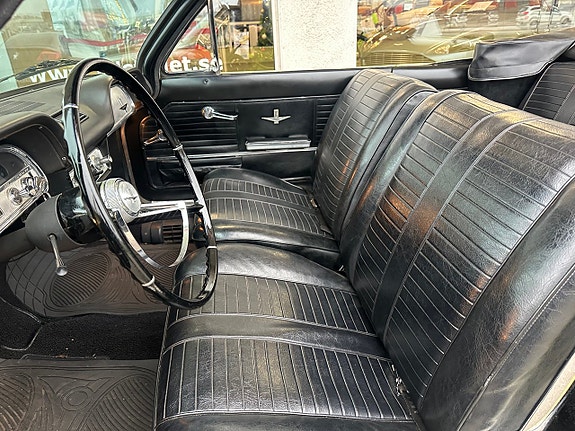 Chevrolet Corvair 13 of 17