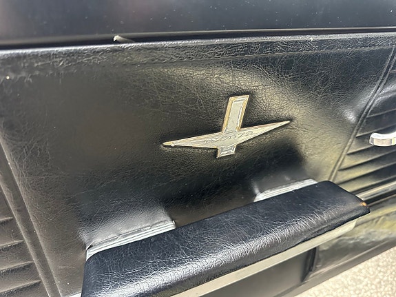 Chevrolet Corvair 17 of 17