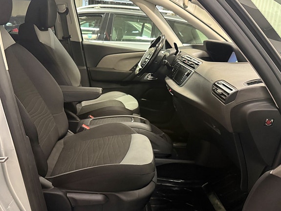 Citroen Grand C4 Picasso 21 of 23