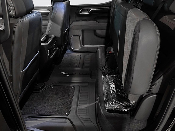 Chevrolet Silverado 1500 16 of 19
