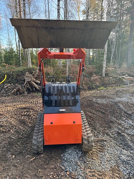 Minilastare TW480T inkl. skopa (Skid Steer) 7 of 12