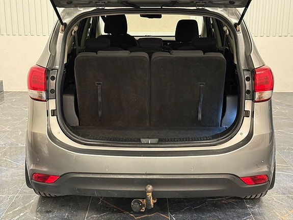 Kia Carens 7 of 16