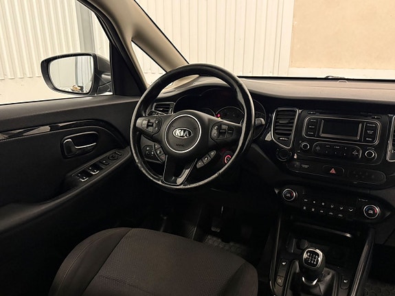 Kia Carens 9 of 16