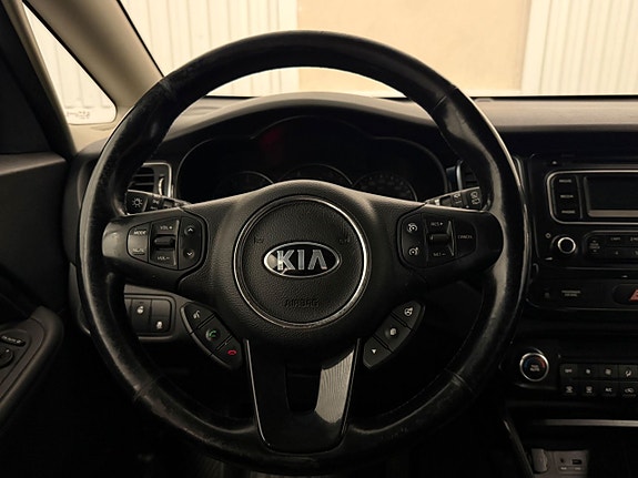 Kia Carens 10 of 16