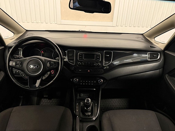 Kia Carens 12 of 16
