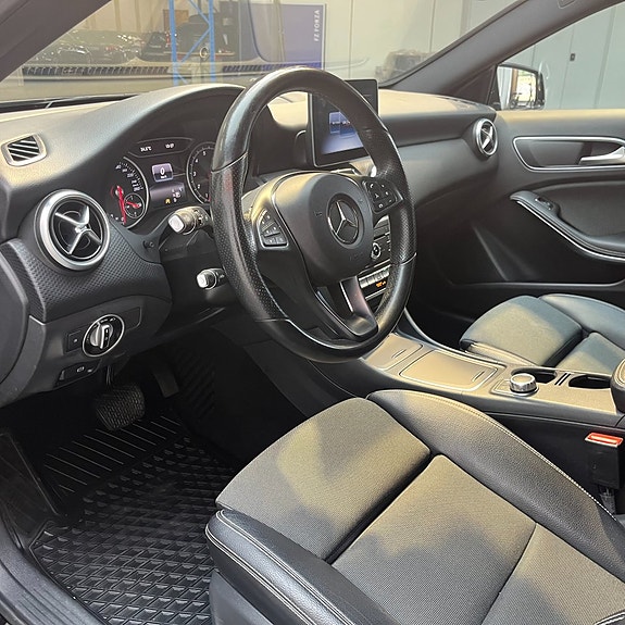 Mercedes-Benz A200 8 of 14