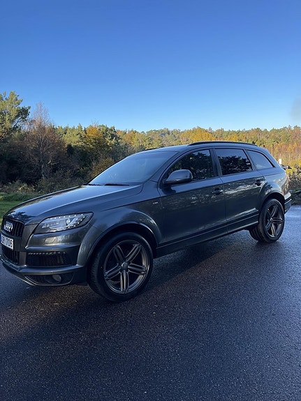 Audi Q7 2 of 5