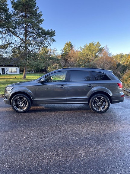 Audi Q7 3 of 5