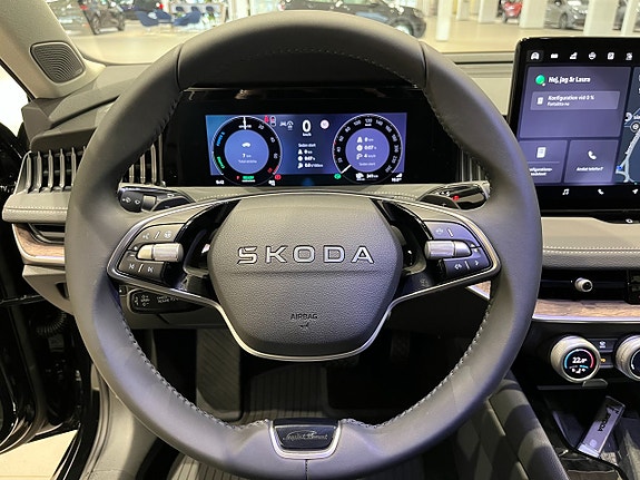 Skoda Superb 13 of 18