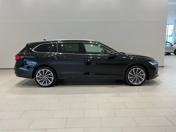 Skoda Superb 3 of 5