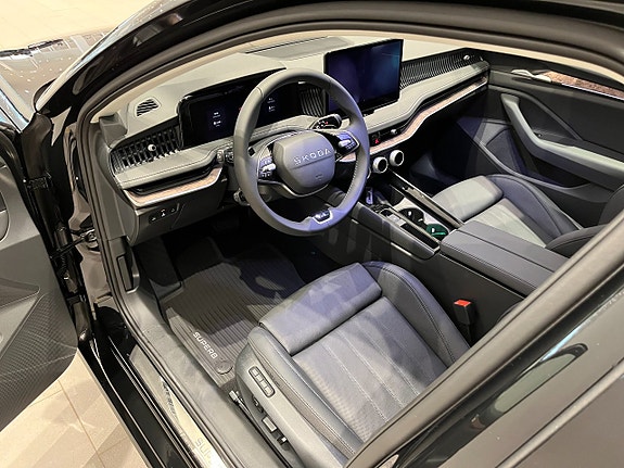 Skoda Superb 11 of 18