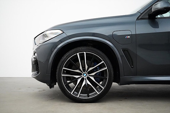 BMW X5 2 of 5