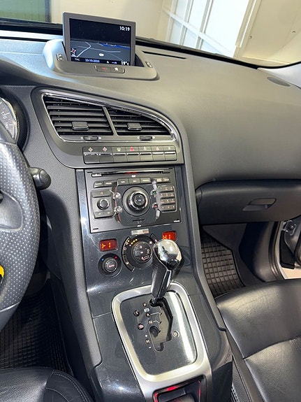 Peugeot 5008 15 of 22
