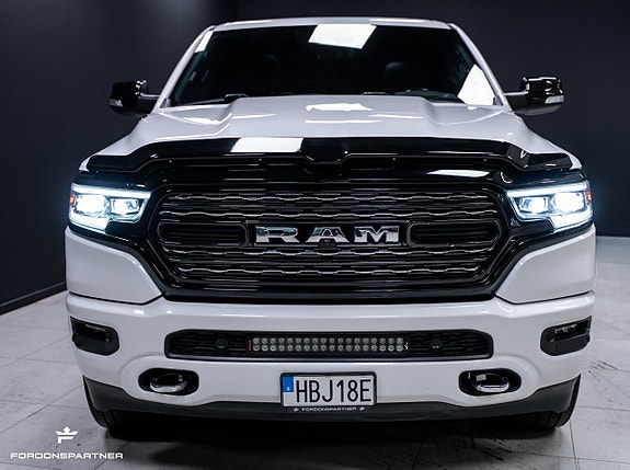 Dodge RAM 1500 2 of 5