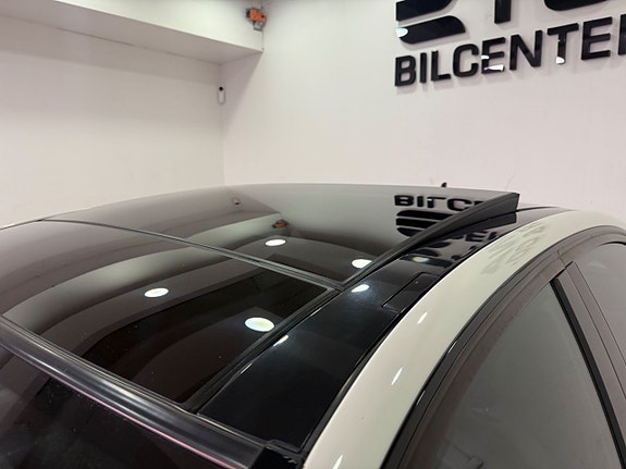 Mercedes-Benz C320 13 of 19