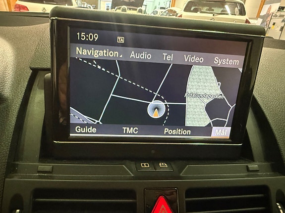 Mercedes-Benz C320 11 of 19