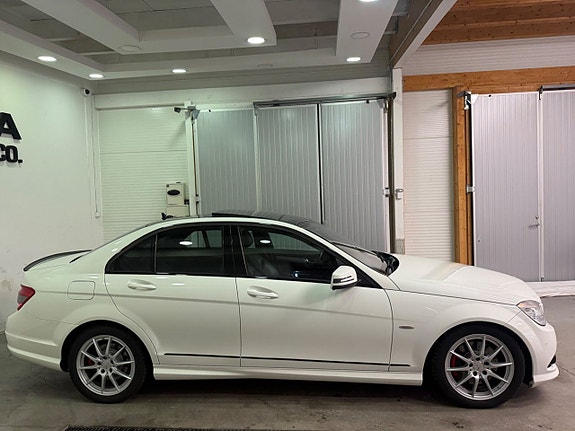 Mercedes-Benz C320 19 of 19