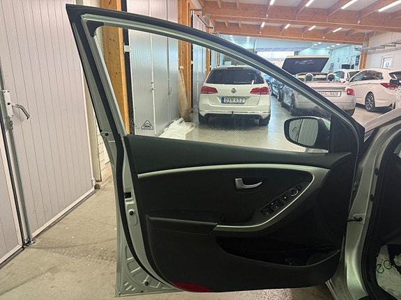 Hyundai i30 5 of 5