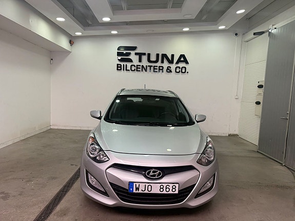 Hyundai i30 2 of 5