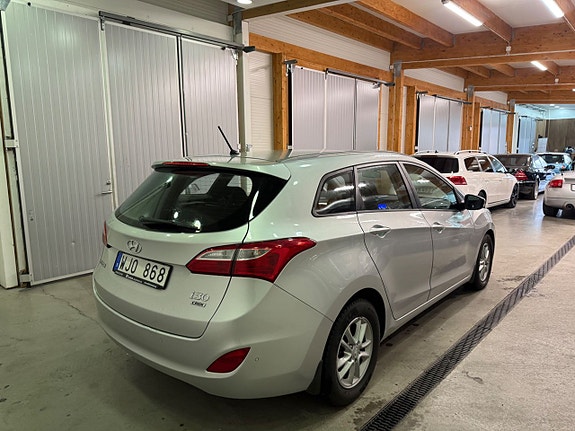 Hyundai i30 13 of 16