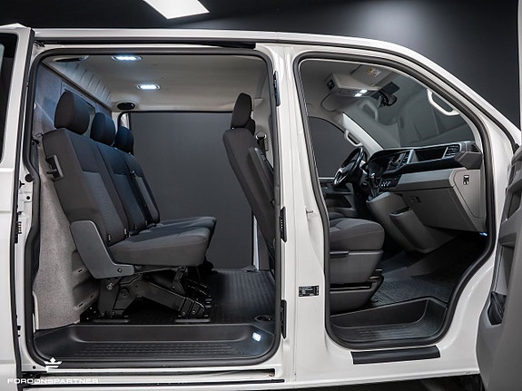 Volkswagen Transporter 26 of 27